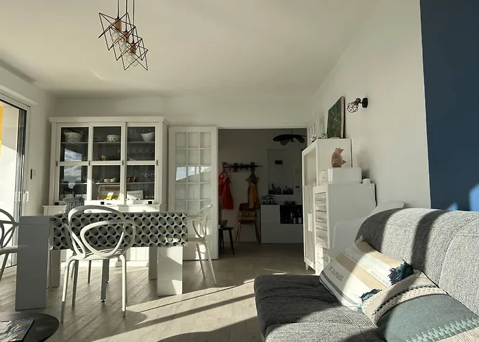 T4 - 6 Pers - Parking - Vue A St Georges De Didonne - Fr-1-738-51 Apartment